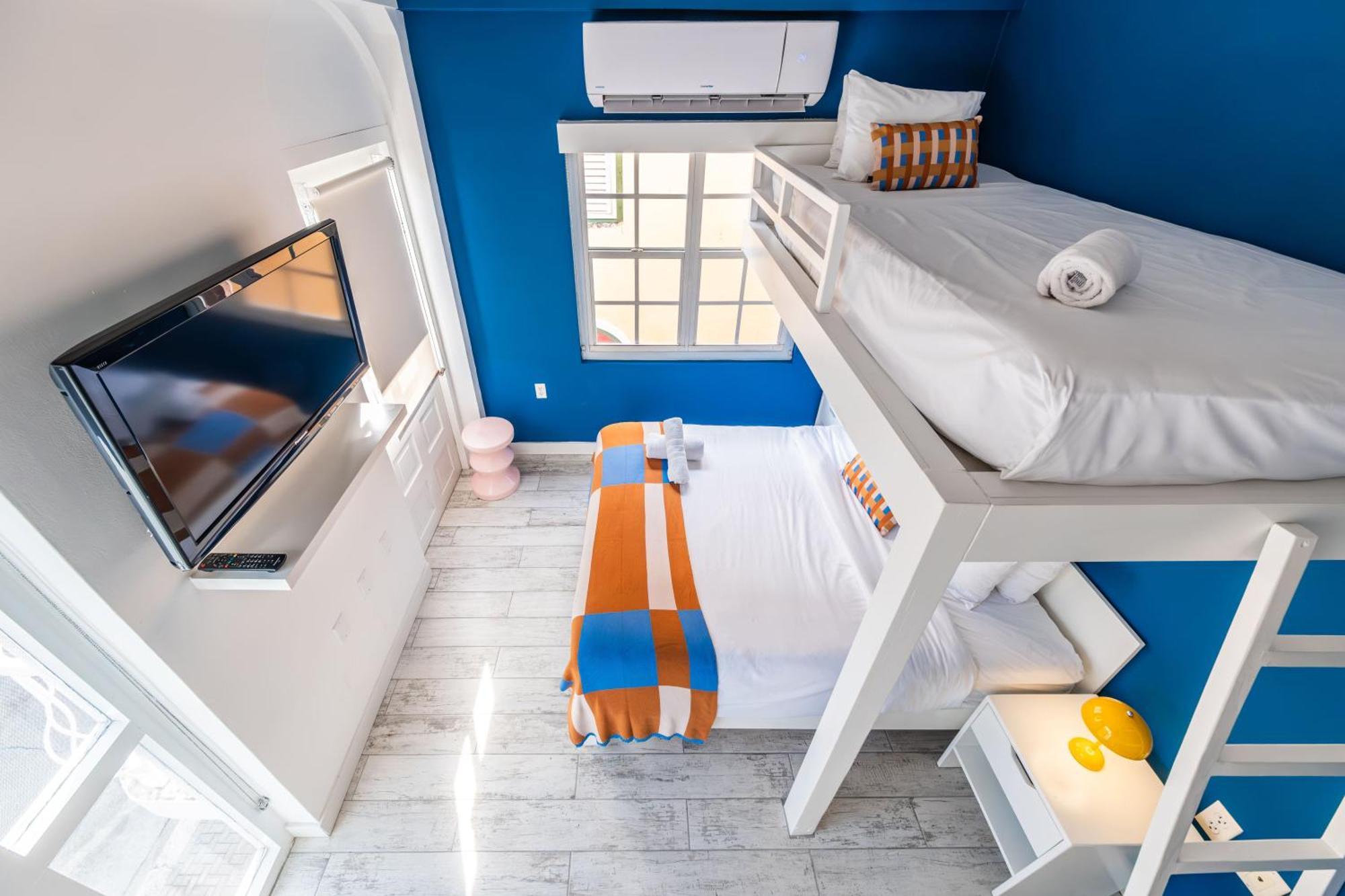 The Freedom Hotel Willemstad Room photo